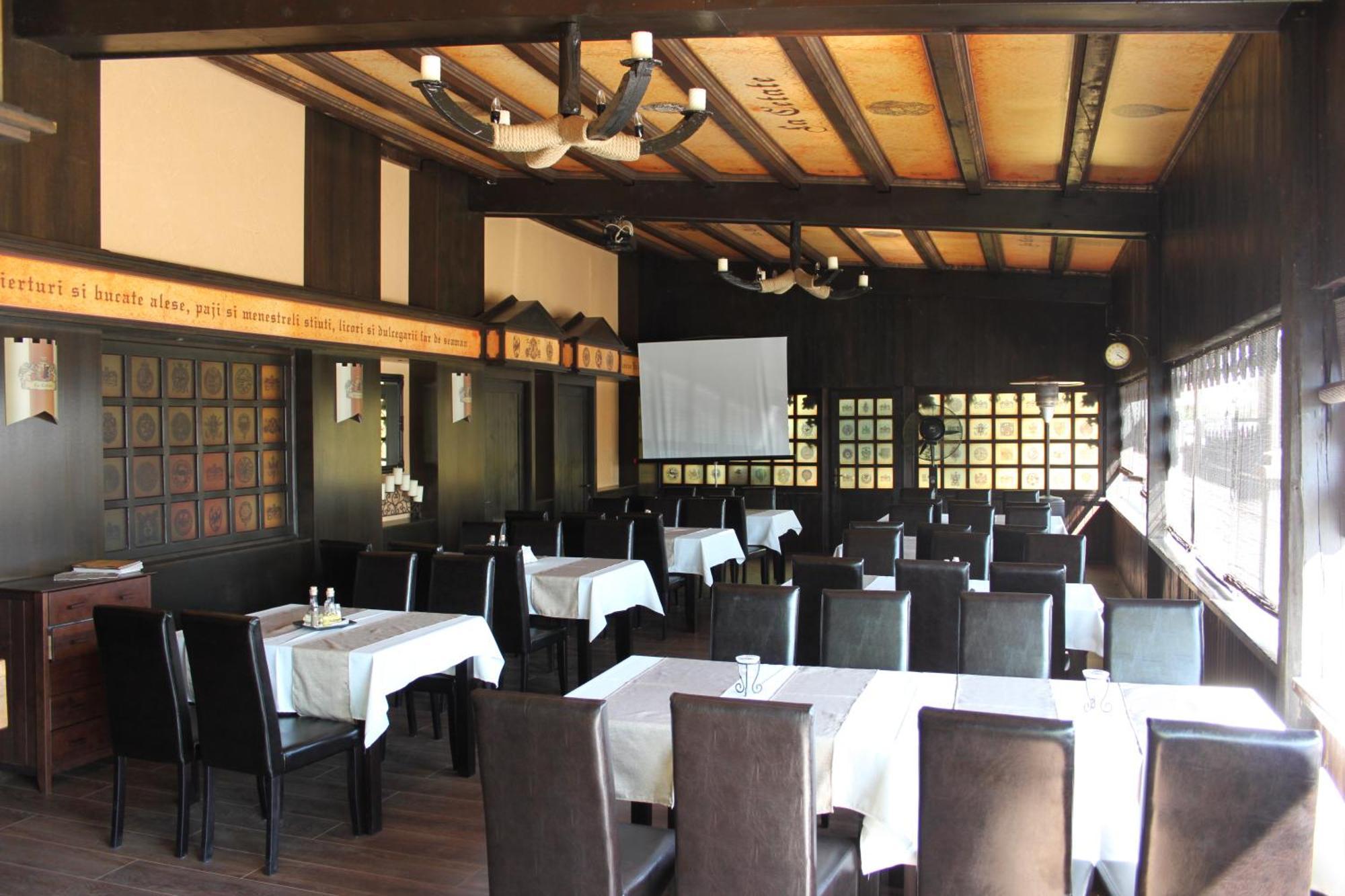 Hotel Lacetate Pitesti Bagian luar foto