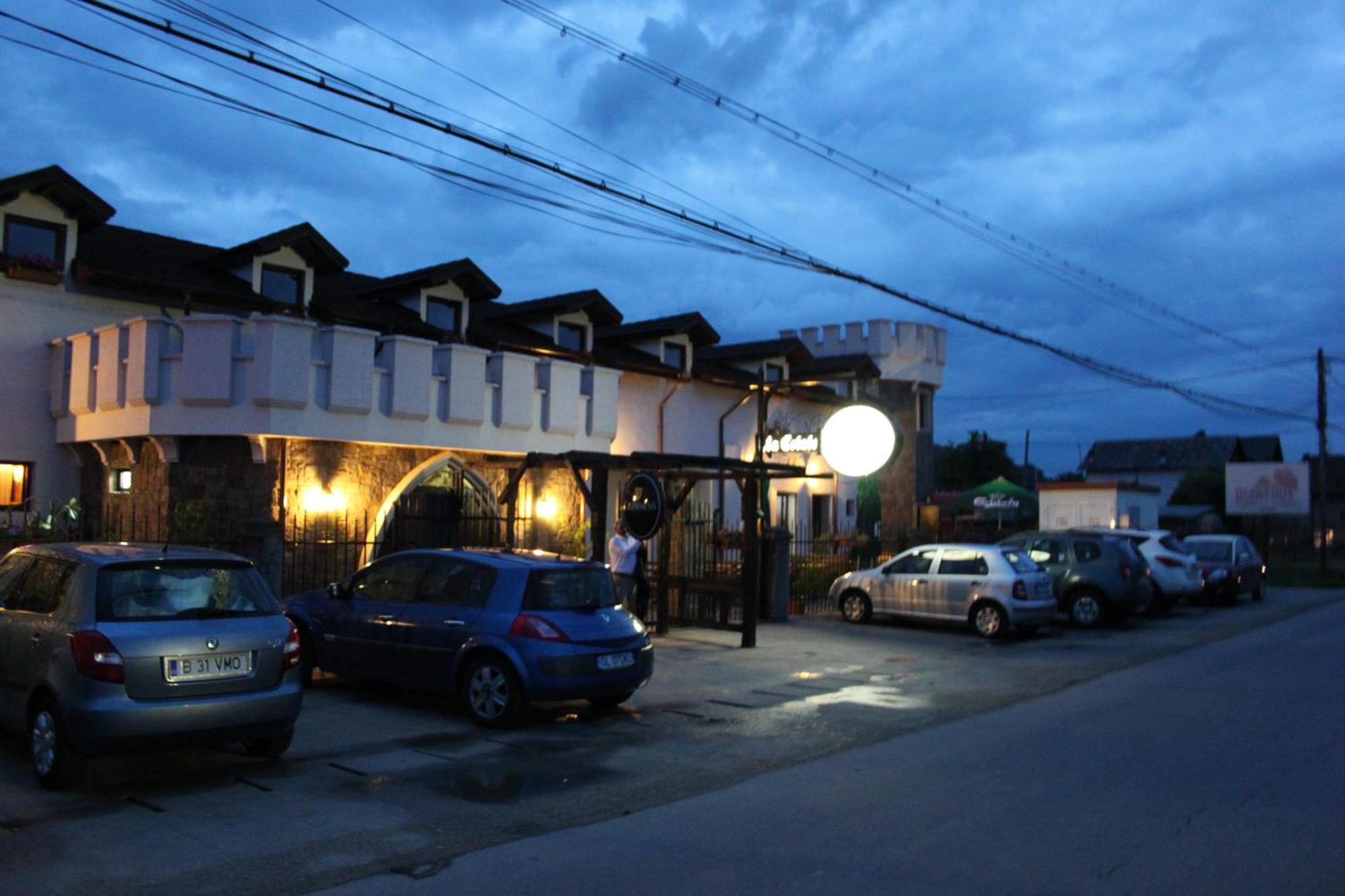 Hotel Lacetate Pitesti Bagian luar foto
