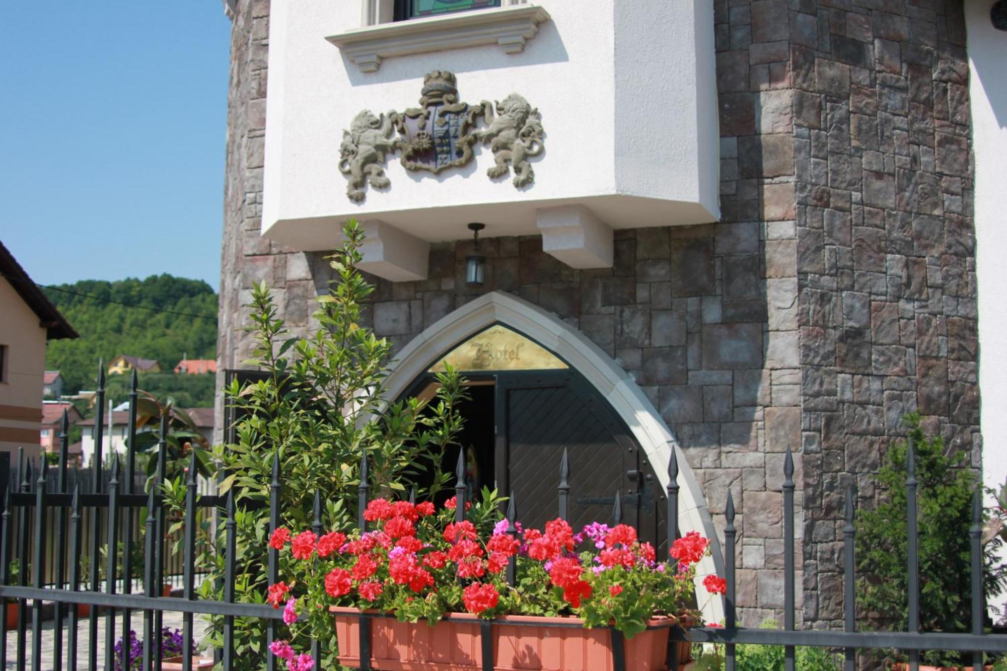 Hotel Lacetate Pitesti Bagian luar foto