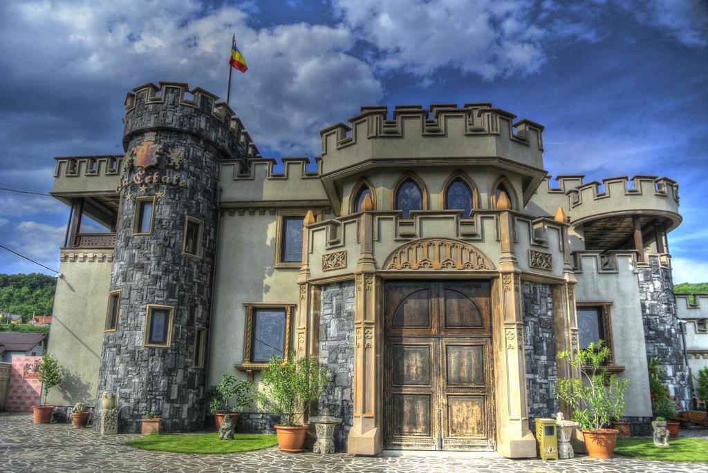 Hotel Lacetate Pitesti Bagian luar foto