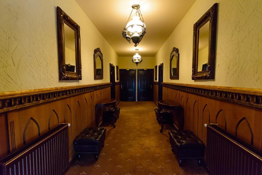 Hotel Lacetate Pitesti Bagian luar foto