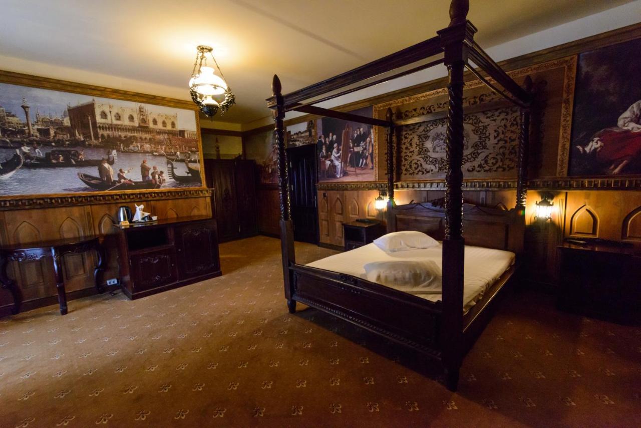 Hotel Lacetate Pitesti Bagian luar foto